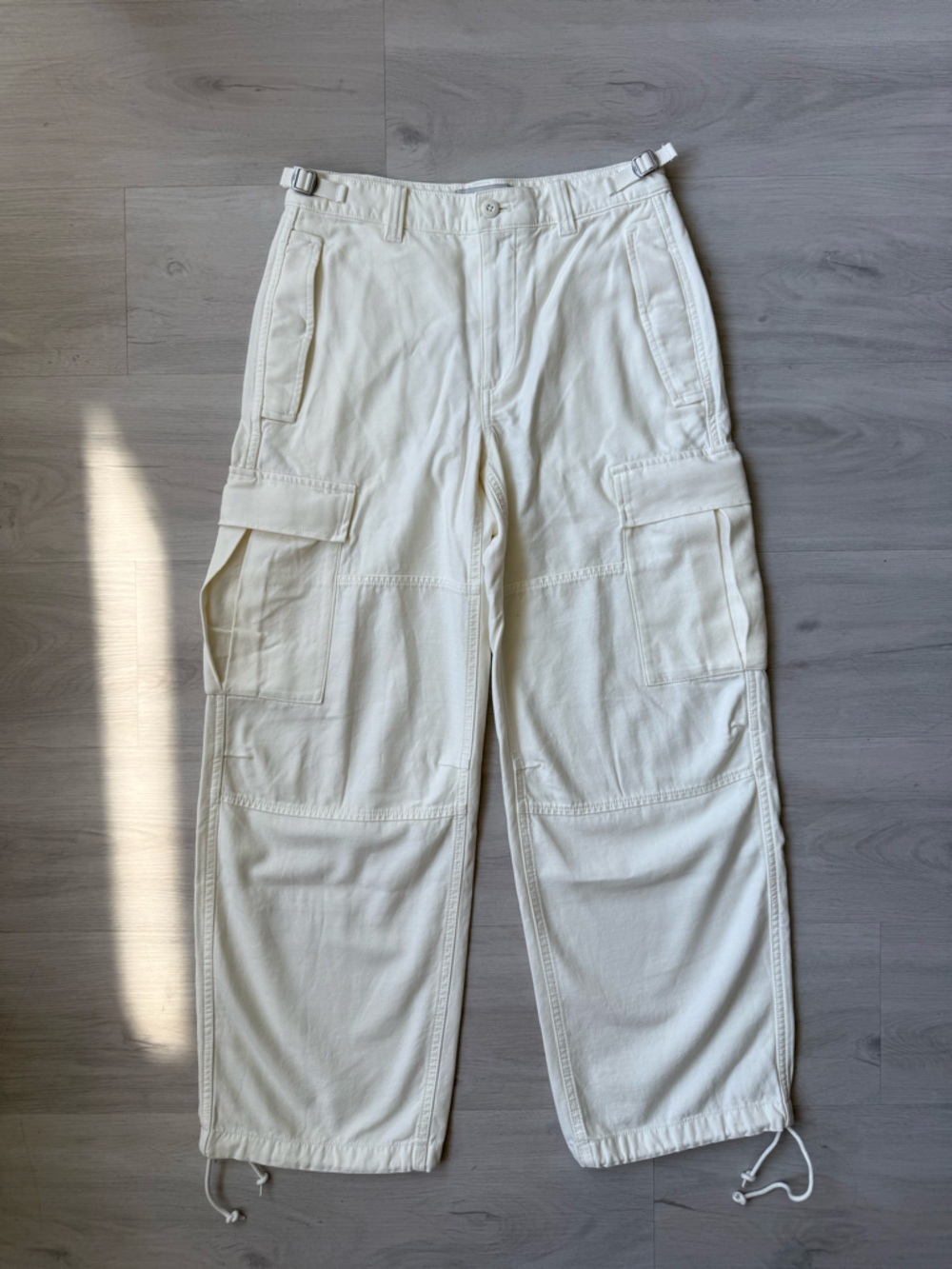 Aritzia TNA Supply Cargo Pant - Picture 4 of 16